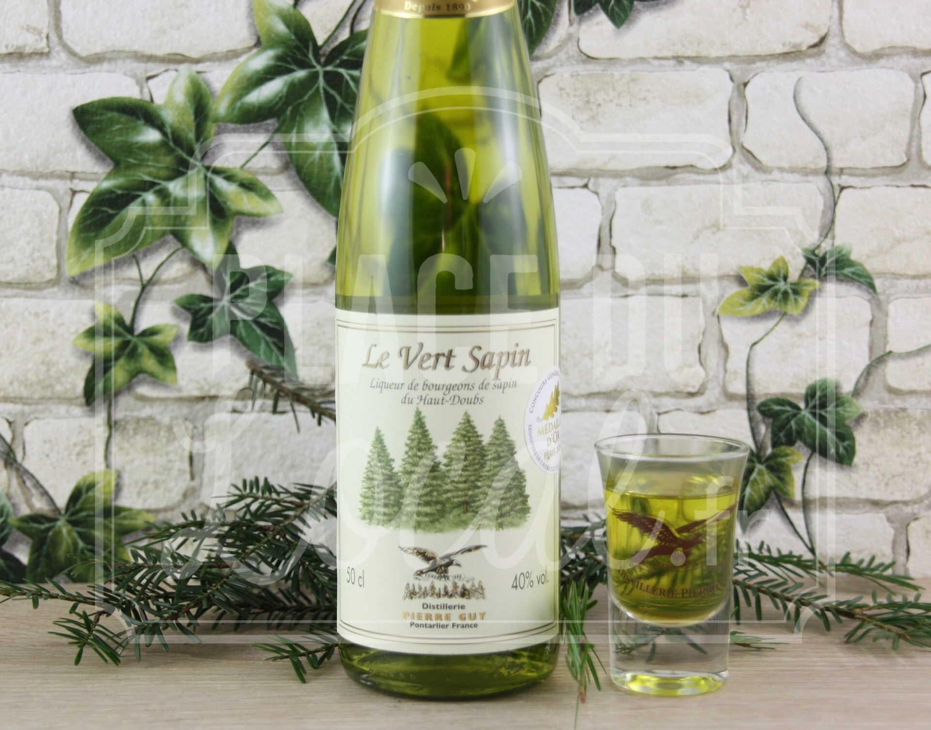 Le Vert Sapin • Armand Guy Distillerie • Place du Local Besançon